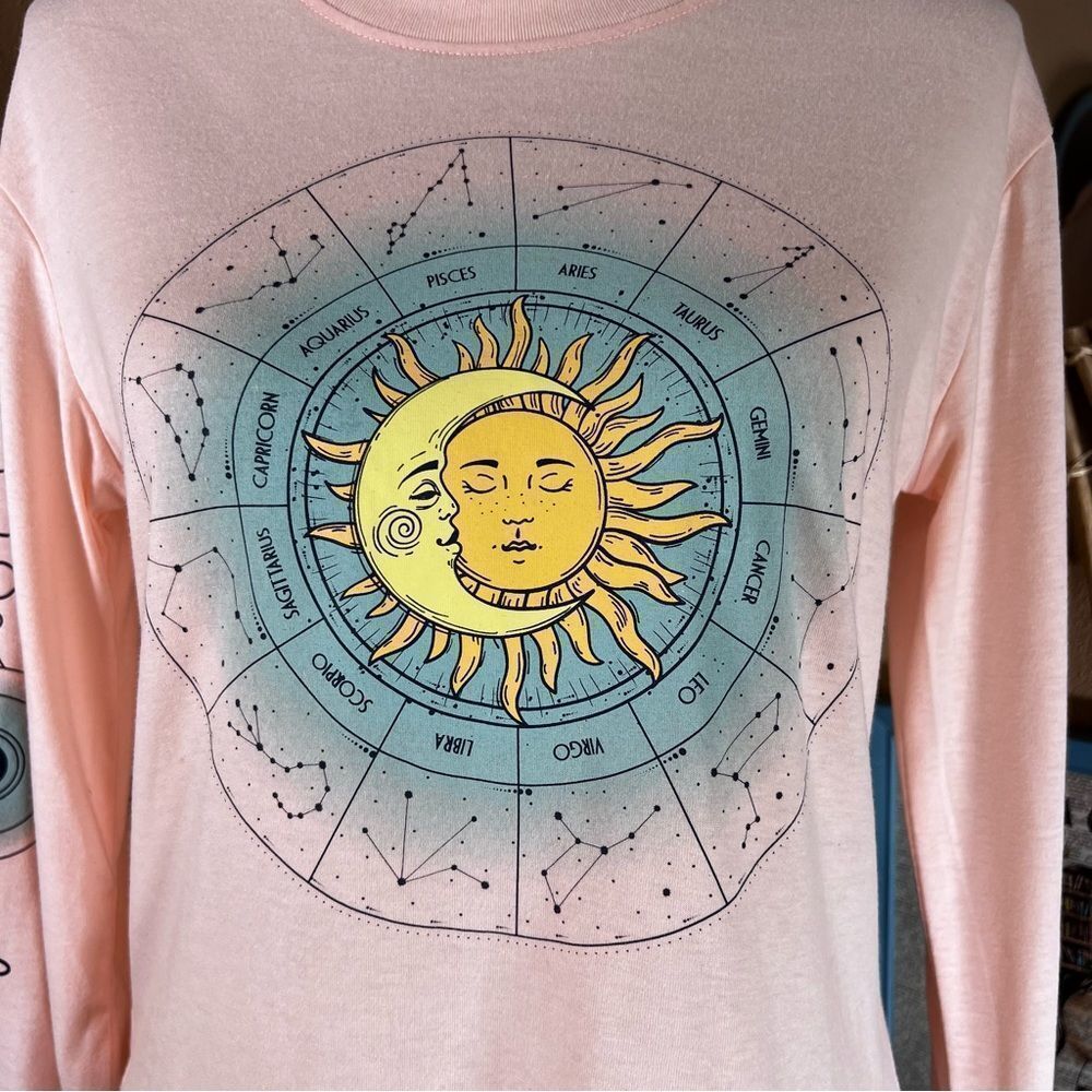 Juniors' Celestial Horoscope Constellation Long Sleeve Top In Pink Sz XS - Picture 4 of 9